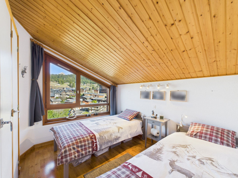 _lv_images__lot_0000000122_05_18863251