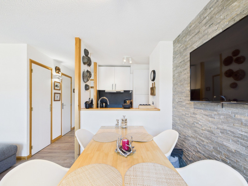 _lv_images__lot_0000000122_10_19124340