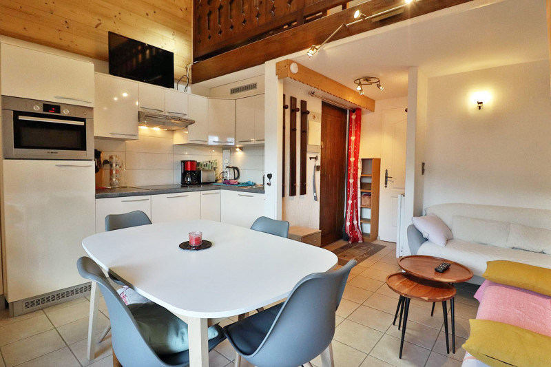 _lv_images__lot_0000000127_02_19362910