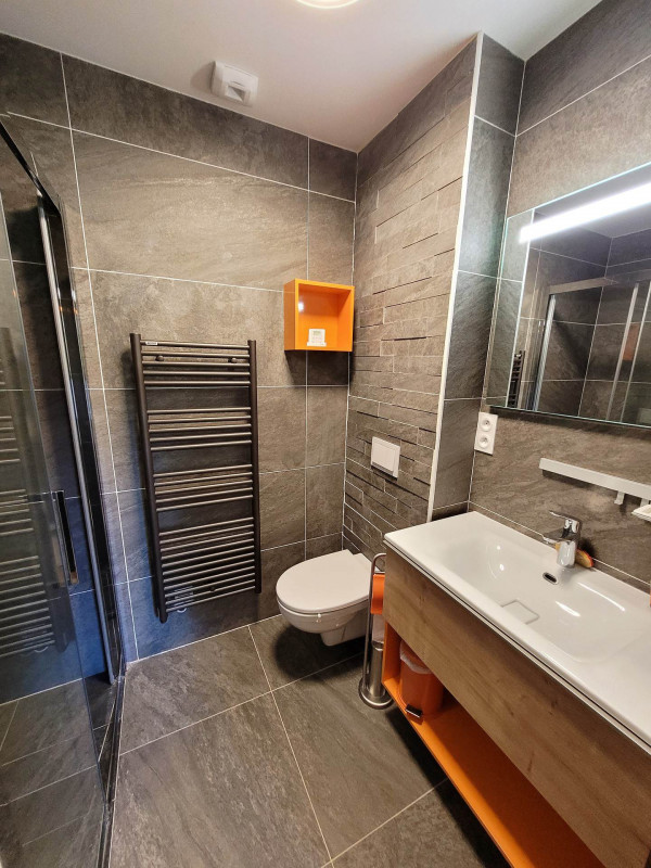 _lv_images__lot_0000000127_07_18086397 _lv_images__lot_0000000127_07_18086397