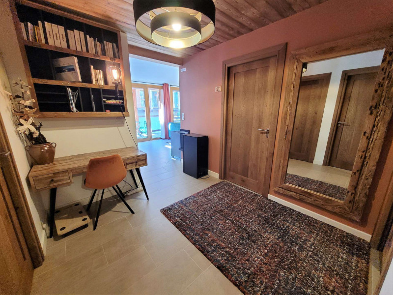 _lv_images__lot_0000000127_10_19216511 _lv_images__lot_0000000127_10_19216511