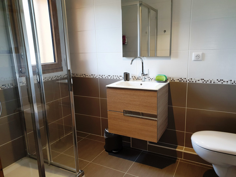 _lv_images__lot_0000000135_07_18436475