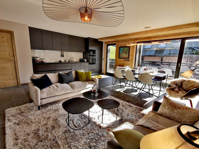 _lv_images__lot_0000000137_02_17865931