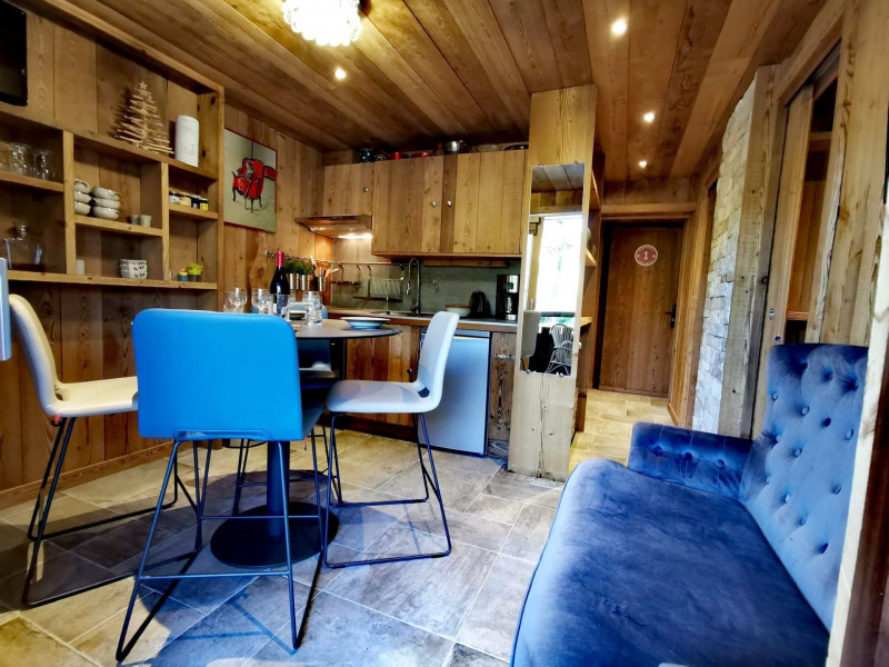 _lv_images__lot_0000000140_02_19369244