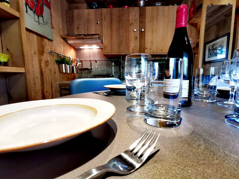 _lv_images__lot_0000000140_03_19275100