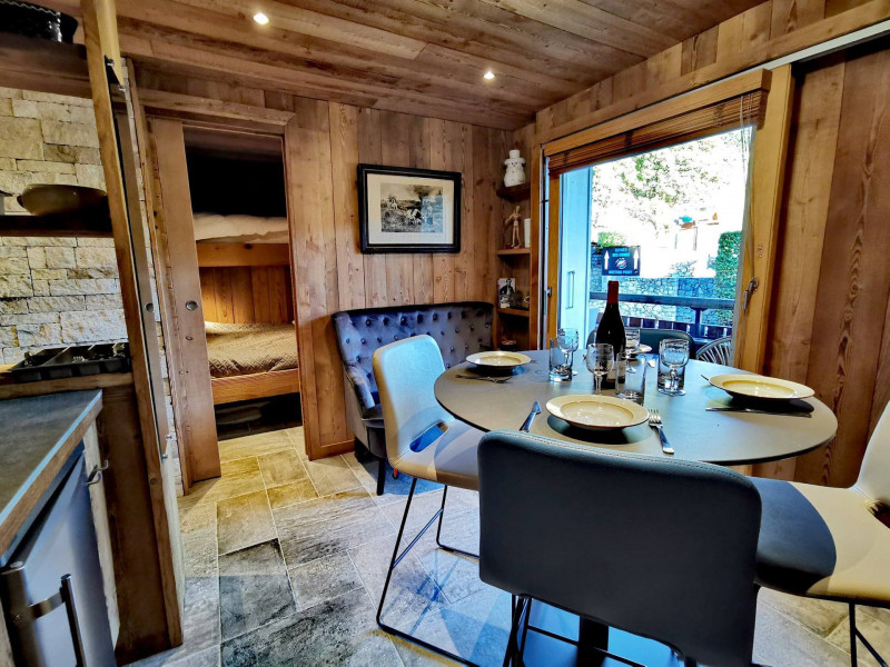 _lv_images__lot_0000000140_04_17867025