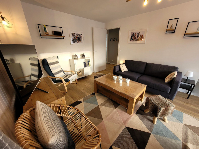 _lv_images__lot_0000000141_03_18491566