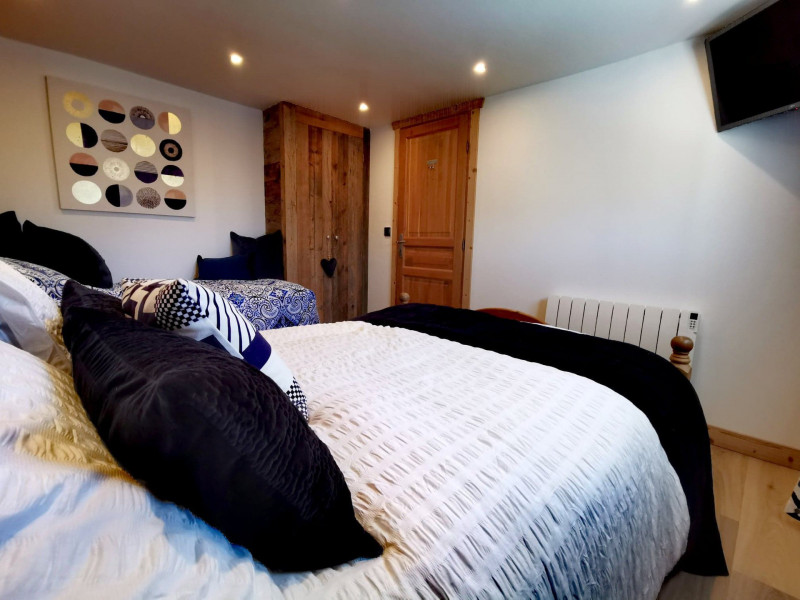 _lv_images__lot_0000000143_09_17975079