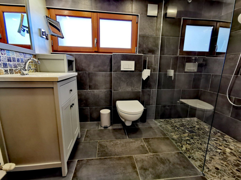 _lv_images__lot_0000000143_11_19225759