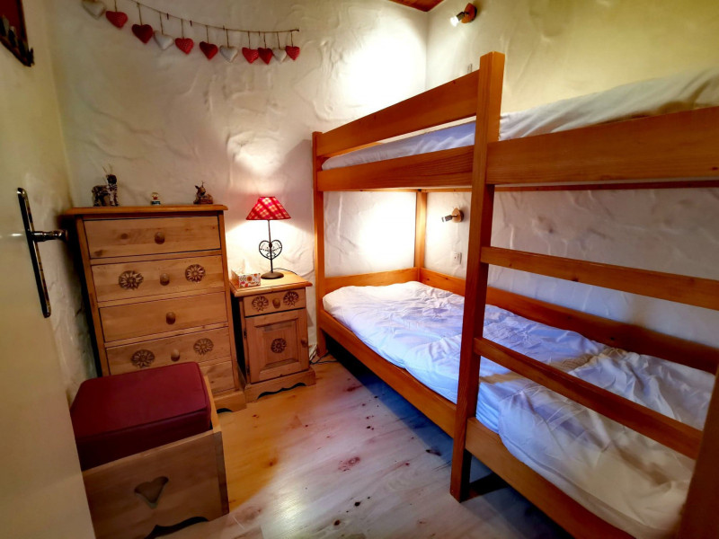 _lv_images__lot_0000000146_05_18436713