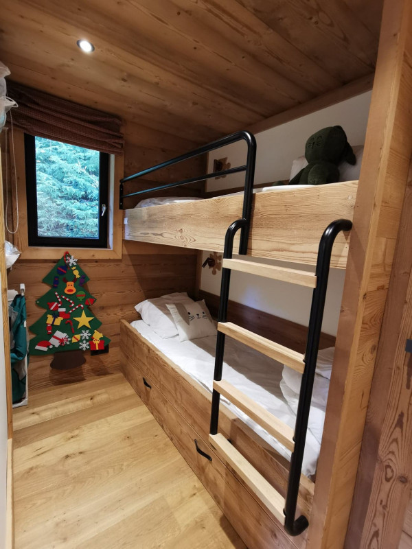 _lv_images__lot_0000000148_09_17875098