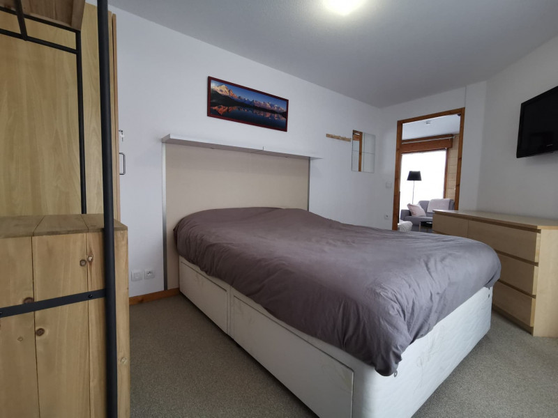 _lv_images__lot_0000000154_05_18860070