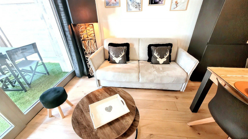 _lv_images__lot_0000000160_02_18086778 _lv_images__lot_0000000160_02_18086778