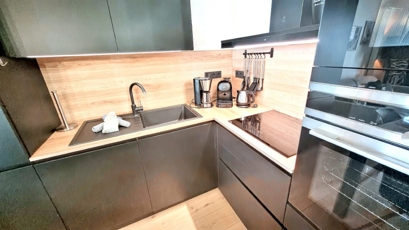 _lv_images__lot_0000000160_03_18361370