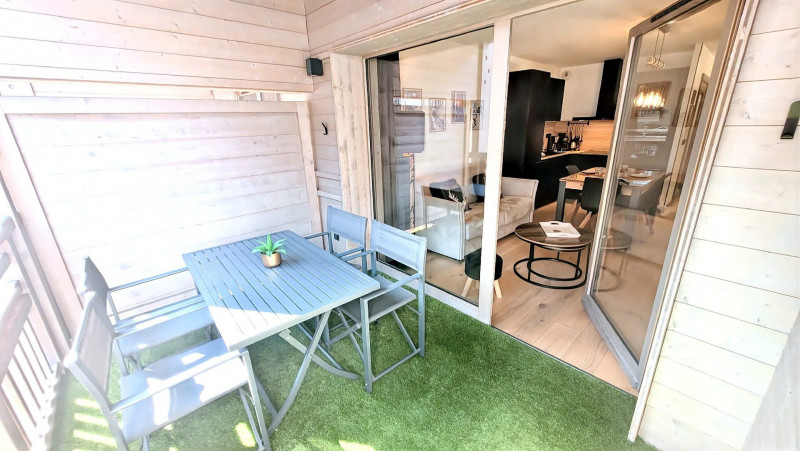 _lv_images__lot_0000000160_14_18058733