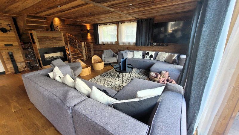 _lv_images__lot_0000000164_03_18094669 _lv_images__lot_0000000164_03_18094669