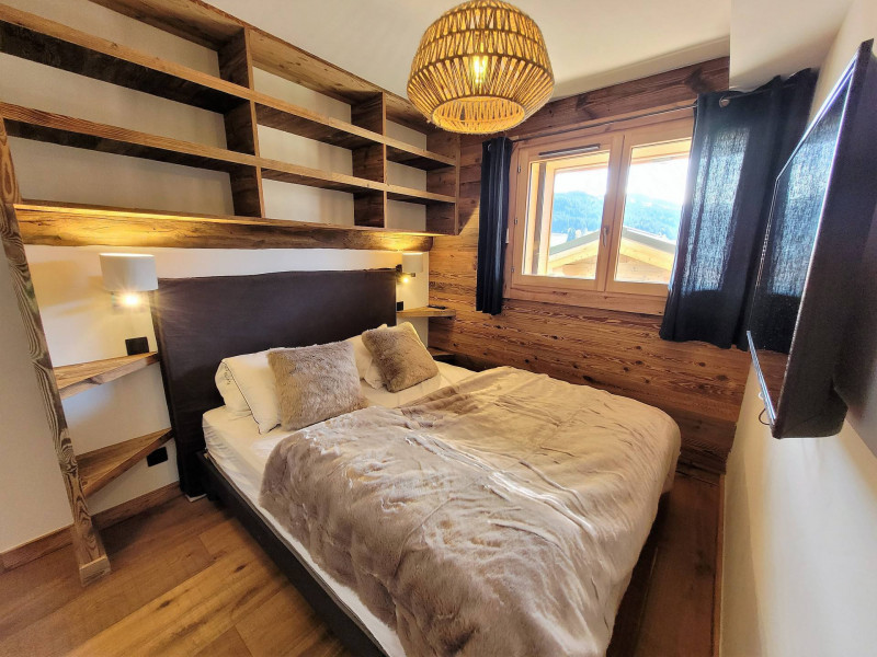 _lv_images__lot_0000000166_09_18935854