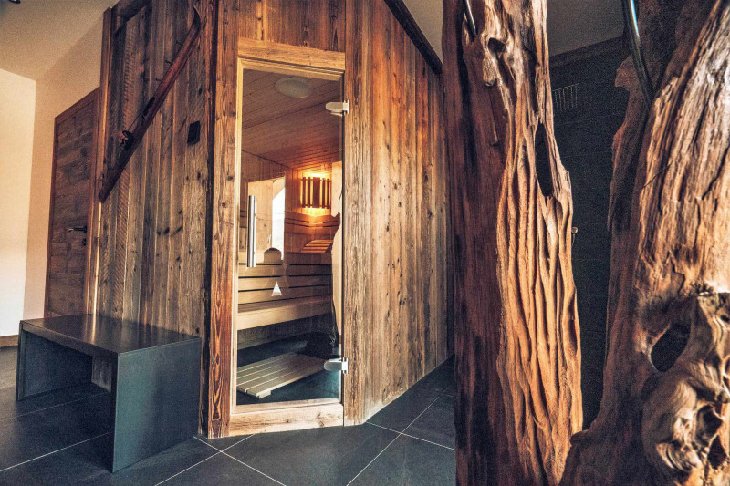 _lv_images__lot_0000000167_14_19216026