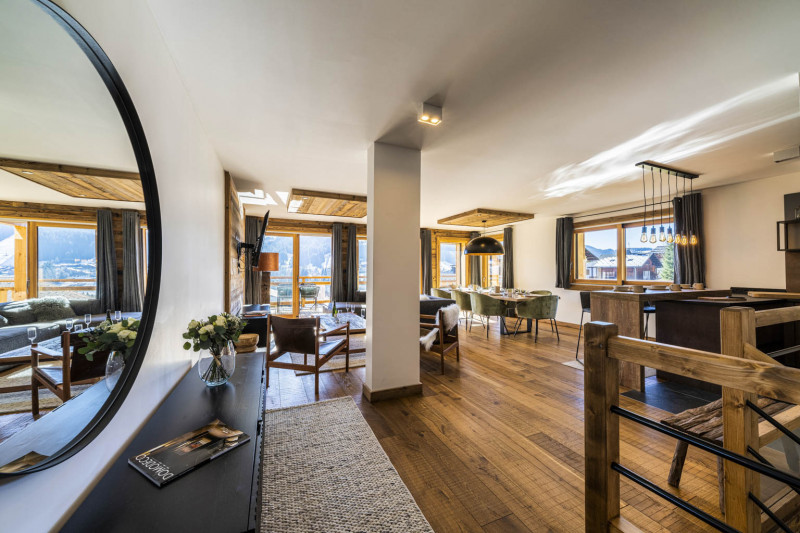 _lv_images__lot_0000000168_02_18076390