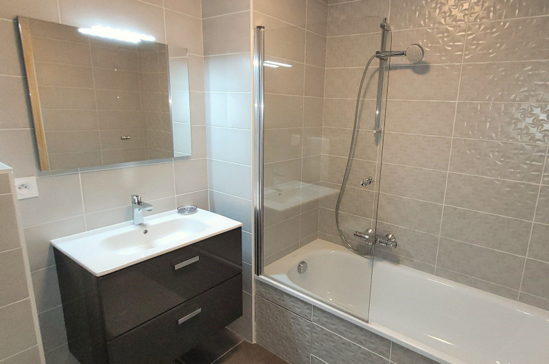 _lv_images__lot_0000000170_11_19148142