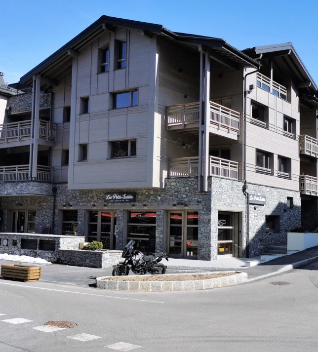 _lv_images__lot_0000000173_14_17885804