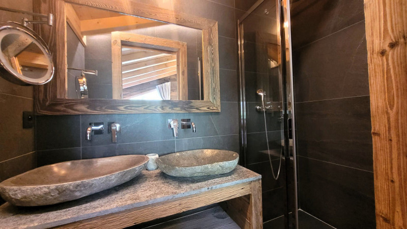 _lv_images__lot_0000000177_09_18435087