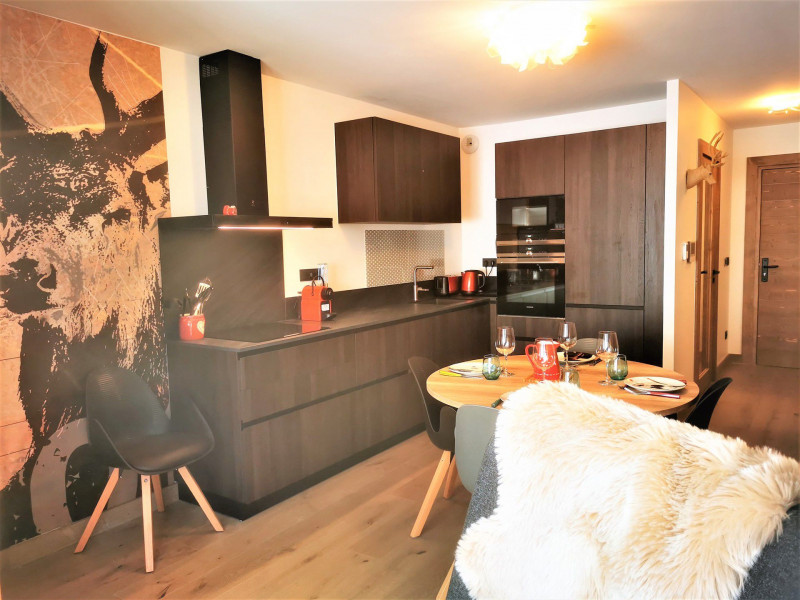 _lv_images__lot_0000000180_12_18067787 _lv_images__lot_0000000180_12_18067787