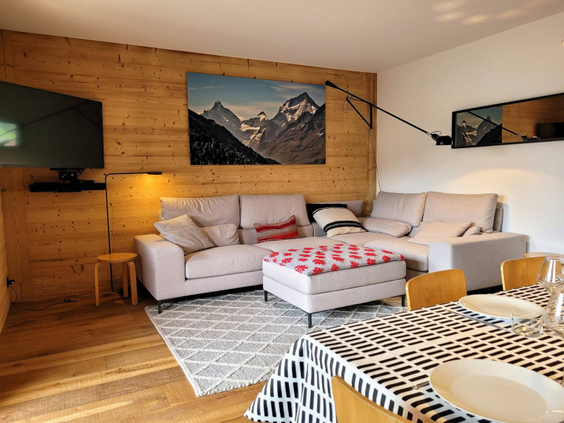 _lv_images__lot_0000000182_03_19120467