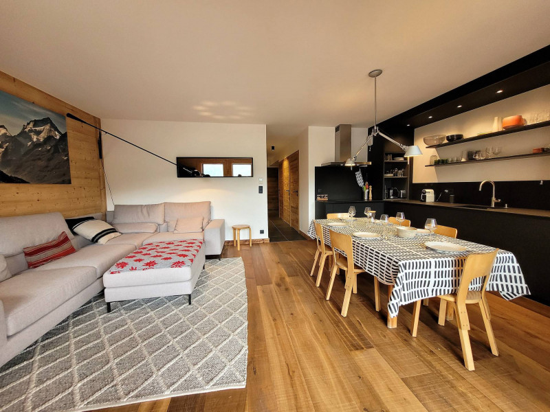 _lv_images__lot_0000000182_04_17675308 _lv_images__lot_0000000182_04_17675308