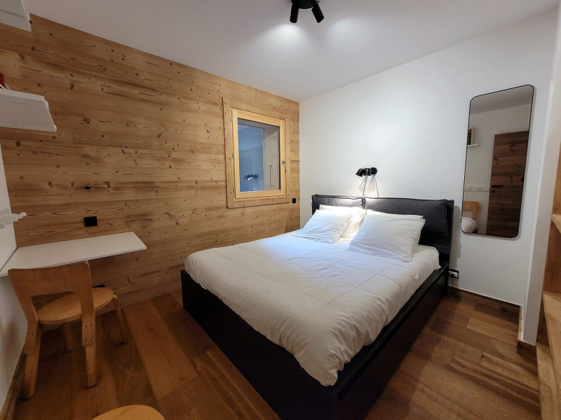 _lv_images__lot_0000000182_08_19226595 _lv_images__lot_0000000182_08_19226595