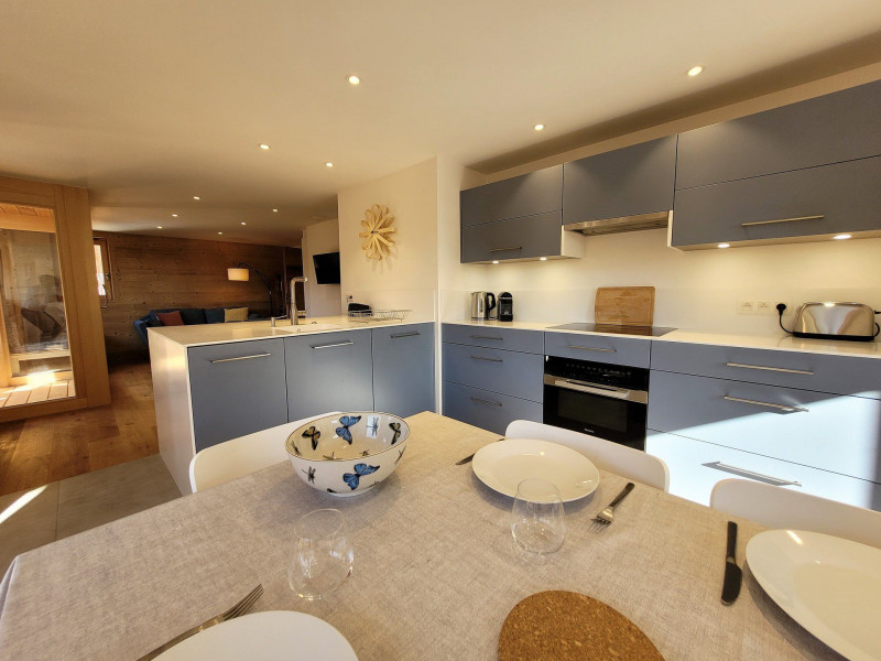 _lv_images__lot_0000000185_02_18482330