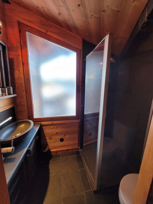 _lv_images__lot_0000000186_03_18067455