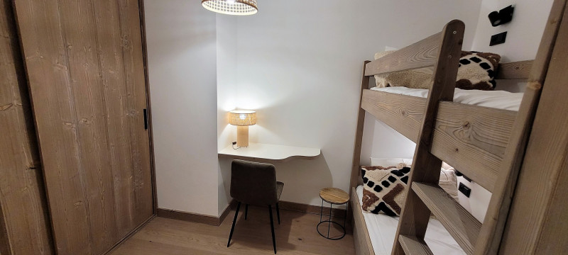 _lv_images__lot_0000000189_08_18369715