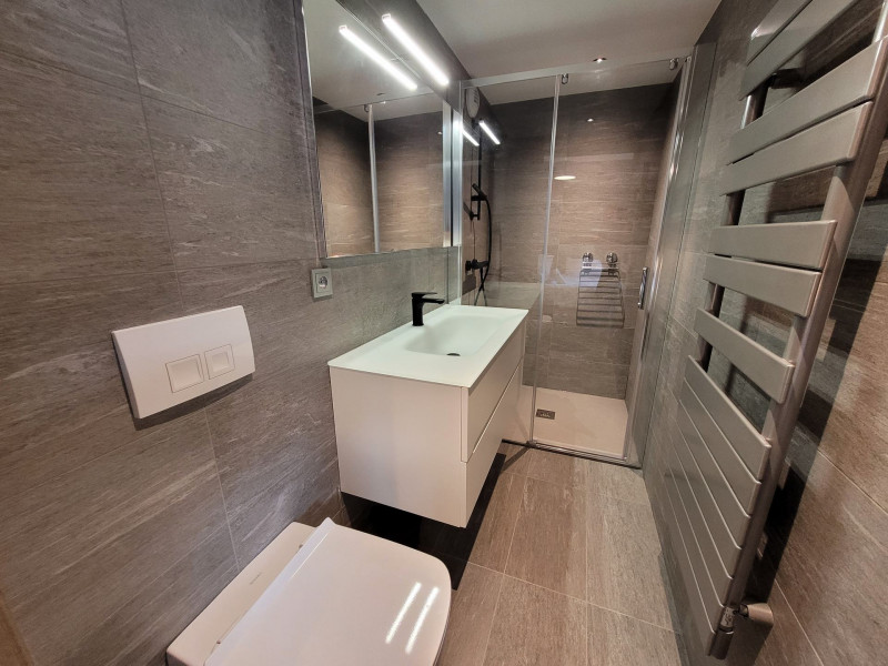 _lv_images__lot_0000000195_10_18783748