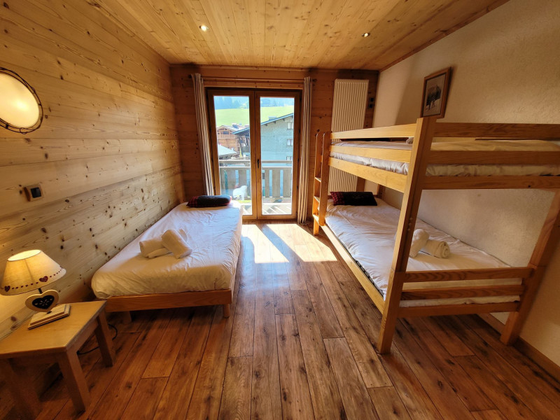 _lv_images__lot_0000000200_12_17866564