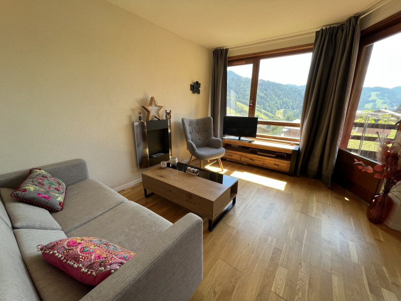 _lv_images__lot_0000000202_02_18484429