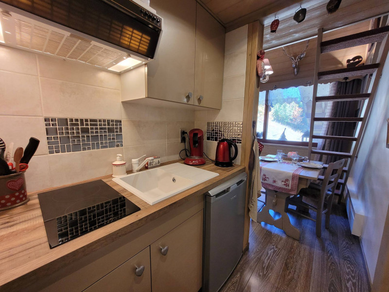 _lv_images__lot_0000000207_03_18087164 _lv_images__lot_0000000207_03_18087164