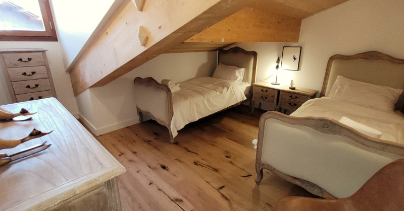 _lv_images__lot_0000000210_11_18472875