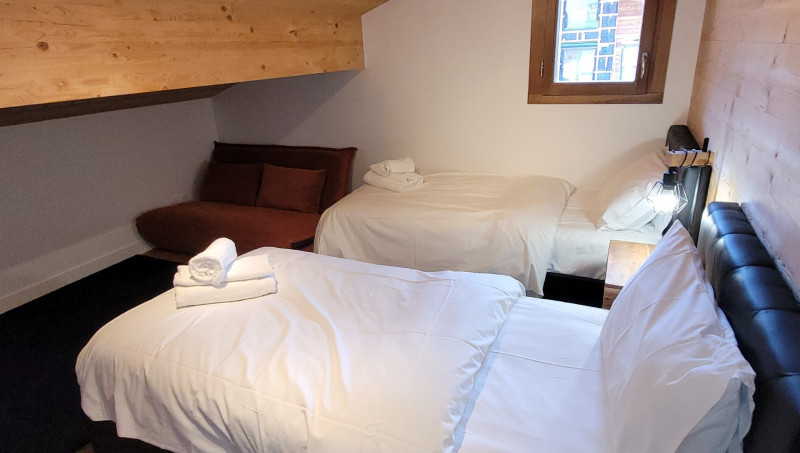 _lv_images__lot_0000000210_14_19263635