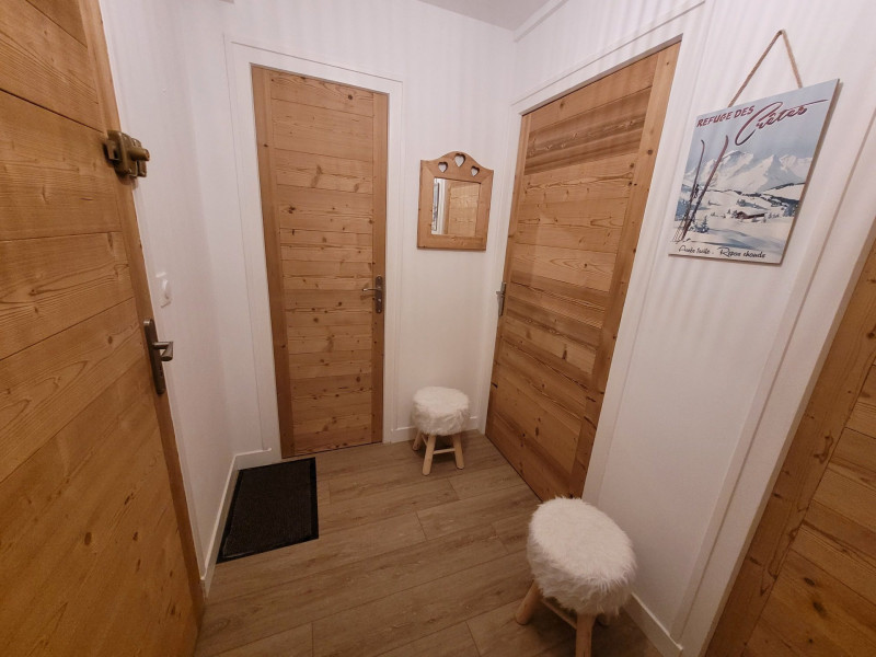 _lv_images__lot_0000000212_06_17976251