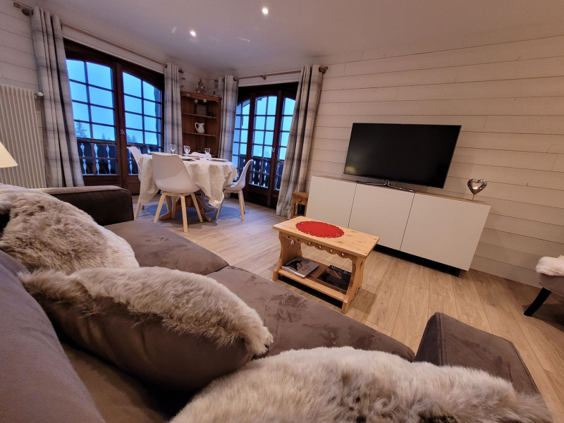 _lv_images__lot_0000000212_08_18418150