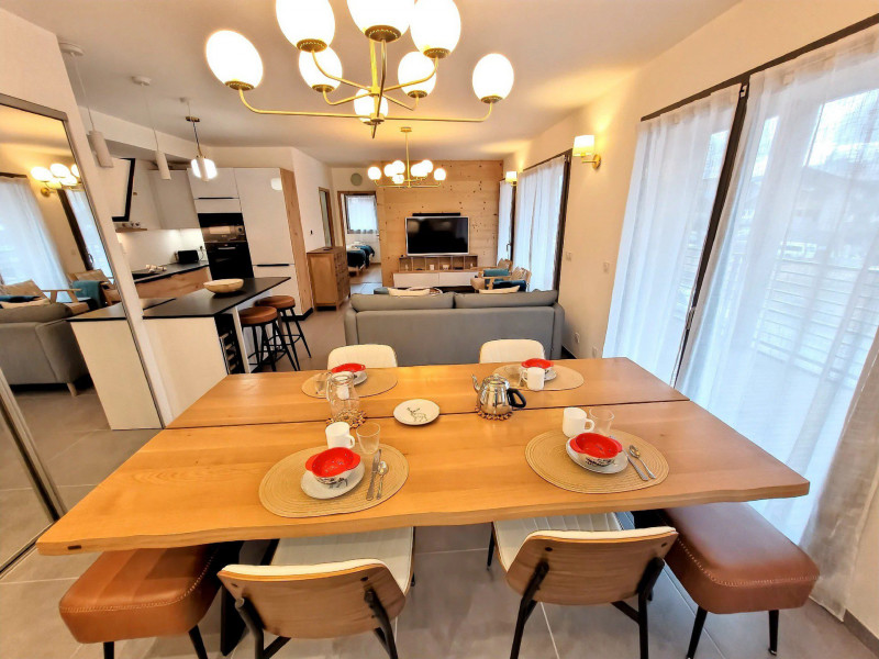 _lv_images__lot_0000000215_04_18058193 _lv_images__lot_0000000215_04_18058193