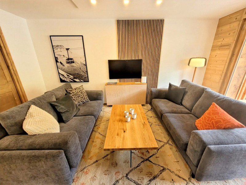 _lv_images__lot_0000000216_03_18057246 _lv_images__lot_0000000216_03_18057246