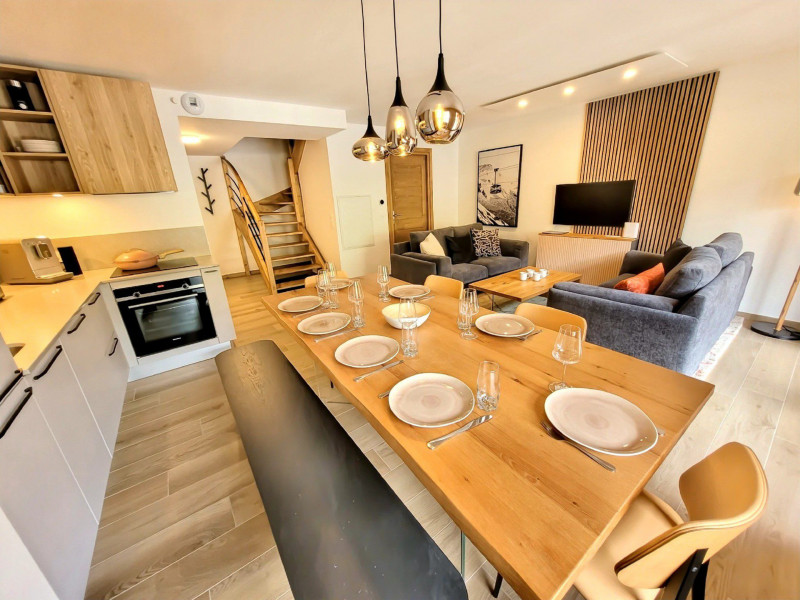 _lv_images__lot_0000000216_05_18048734 _lv_images__lot_0000000216_05_18048734