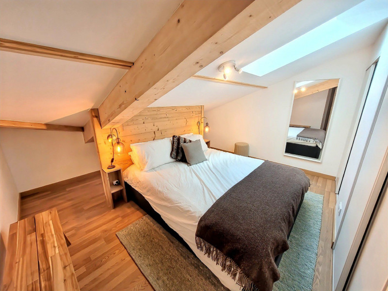 _lv_images__lot_0000000216_13_19377054