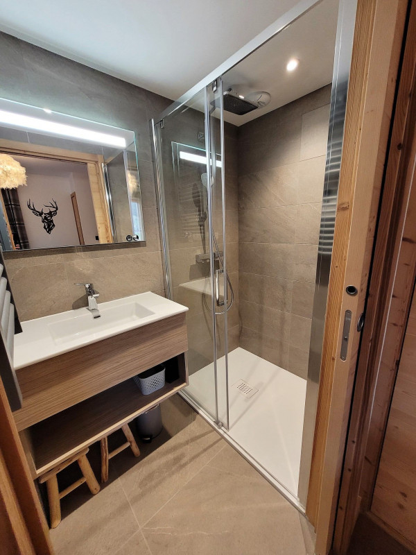 _lv_images__lot_0000000218_04_18163474