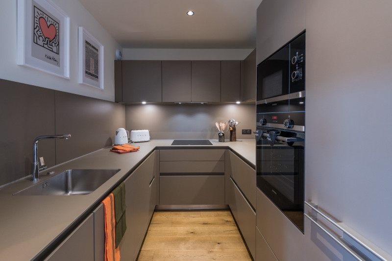 _lv_images__lot_0000000219_04_18162307