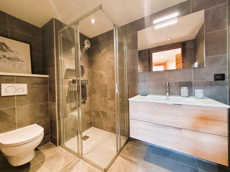 _lv_images__lot_0000000219_07_19139284