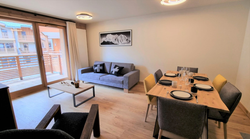 _lv_images__lot_0000000220_02_19148183 _lv_images__lot_0000000220_02_19148183