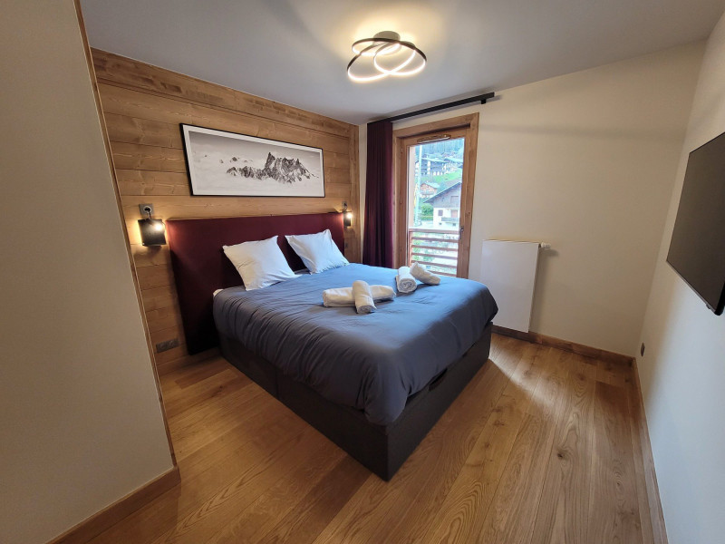 _lv_images__lot_0000000220_04_18094386 _lv_images__lot_0000000220_04_18094386